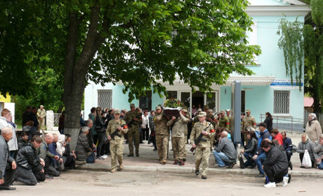Білопілля попрощалося з героєм-захисником Сергієм Куценком
