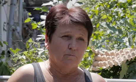 «Можна я заматюкаюсь?» Родина ВПО з Херсонщини постраждала від російського обстрілу Миколаєва