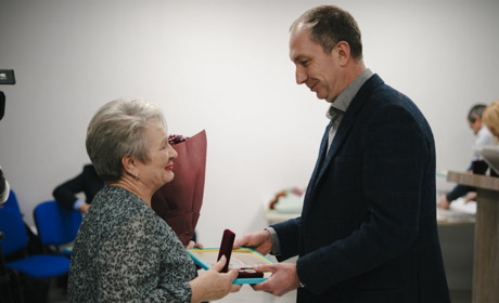 У міськраді повідомили про відзначення очільниці Глухівської громади нагородою «За оборону України»