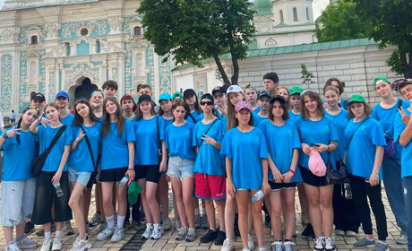Яскравий початок канікул у дітей з центру соціально-психологічної реабілітації