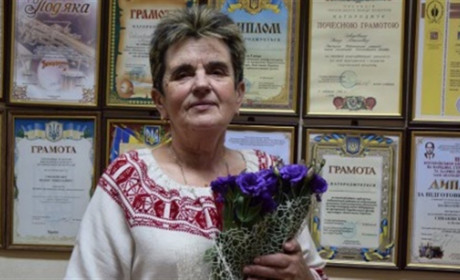 «Ти чужих дітей більше любиш, ніж нас».  «Вони не чужі, вони -  мої учні»