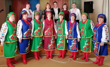 У Дівичках провели благодійний концерт "Жінка-українка" та зібрали понад 5 тисяч для ЗСУ