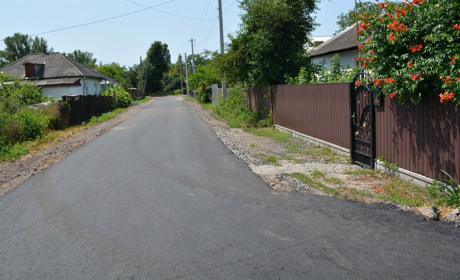 У Золотоноші продовжують зшивати місто асфальтованими нитками