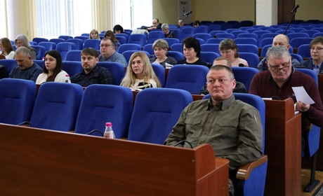 На виконкомі заборонили використання пластику на кладовищах Звягеля: які ще рішення ухвалили