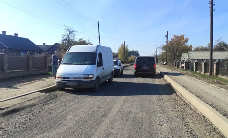 У Вараському районі ДТП: мотоцикліст збив неповнолітнього пішохода