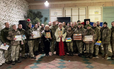 Різдвяні сюрпризи захисникам передали дітки Переяславського НВО