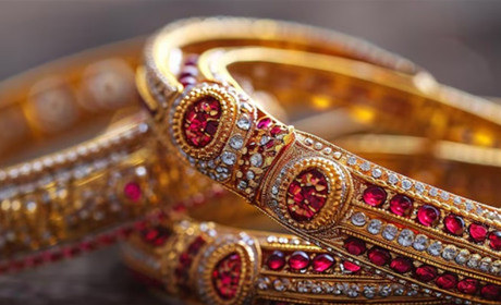 Які стилі золотих браслетів найбільш популярні цього року?