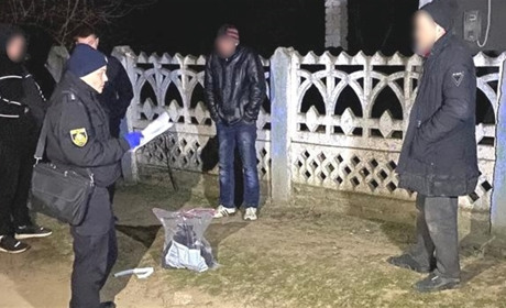 Побили та пограбували пенсіонерку: На Херсонщині затримали двох грабіжників