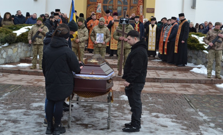 Обірване молодече життя: Чортківщина зустріла Героя Мигу Миколу – «на щиті»