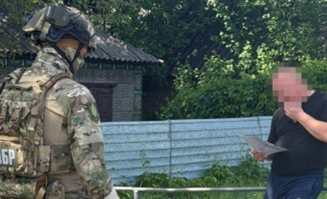 ДБР викрило на продажі дизелю посадовця військової частини на Хмельниччині