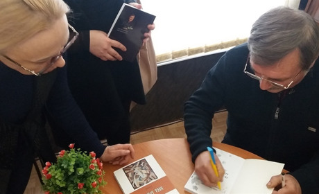 Двомовні вірші «Осінніх дзвонів» лунають світом. Презентація книги відомого мелітопольця