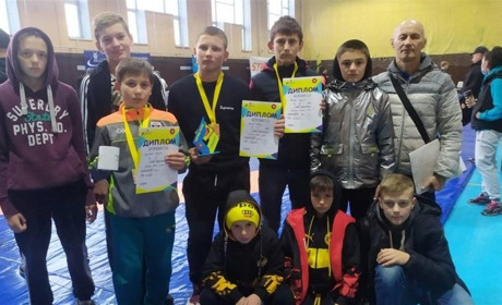 Фото дня: вихованці спортшколи "Юність" стали призерами Всеукраїнського турніру з вільної боротьби