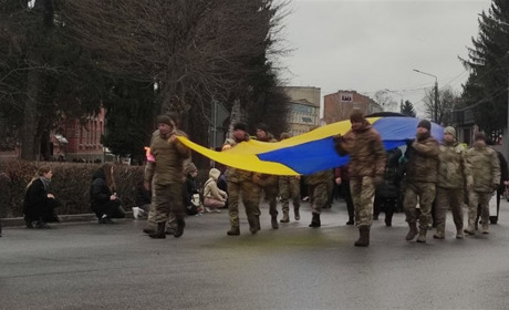 Барська громада провела в останню путь захисника та Героя Олександра Ляхновича
