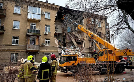 Масована нічна атака на Одесу: 10 влучань, десятки постраждалих, під завалами шукають людей