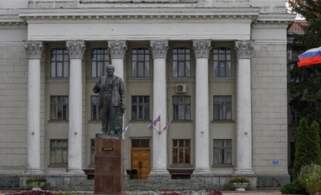 У Новій Каховці окупаційний "совєт дєпутатов" очолила колишня продавчиня одягу