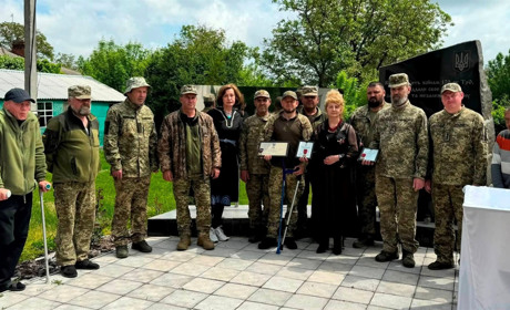 Двоє військових із Барської громади отримали високі нагороди за службу Україні