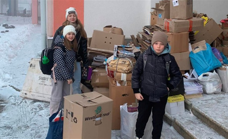 У першій школі збирали макулатуру: 10000 гривень на FPV-дрон за годину