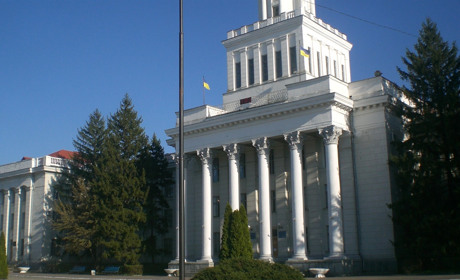 Кому і за що мер Нової Каховки купив пляшку коньяку