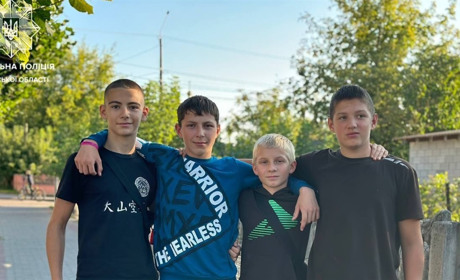У Сарнах підлітки допомогли повернути сумку з грошима