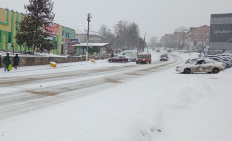 У Городку оголошено перший рівень небезпечності на дорогах