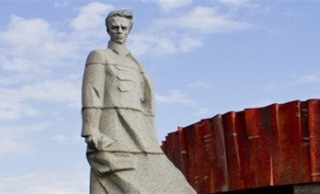 Пам’ятник Островському в Шепетівці можуть демонтувати