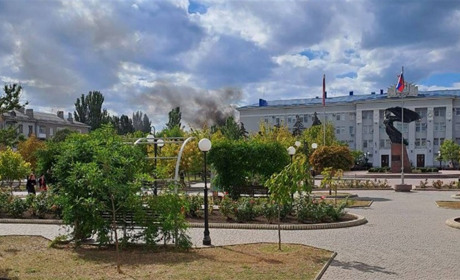 В центрі окупованого Бердянська лунають постріли та вибухи