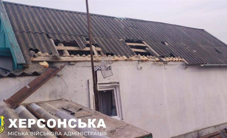 На Херсонщині армія рф атакувала критичну та соціальну інфраструктуру, житлові квартали