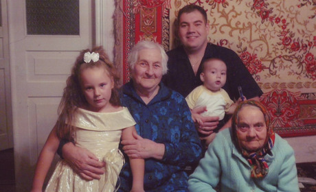 90-річна ювілярка з Білопілля: "Якби не травмована рука, то ще б і городину садила…"