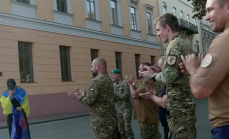 З окупованої території витягли чотирьох бійців, які переховувались від ворога 3 роки (відео)