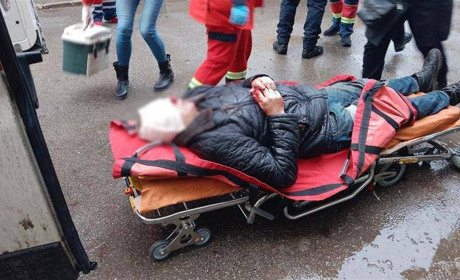 Ворог вдарив по житловому кварталу Херсона, є загиблі