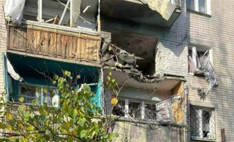 Росіяни вдарили по Острову в Херсоні: загинув літній чоловік, ще троє постраждали