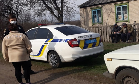 «Не закривайте мене! Я ж не в клітці!» - кричала зачинена в хаті мати 