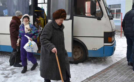 На Звягельщину прибули люди, яких евакуювали з Авдіївки та Бахмуту: деталі