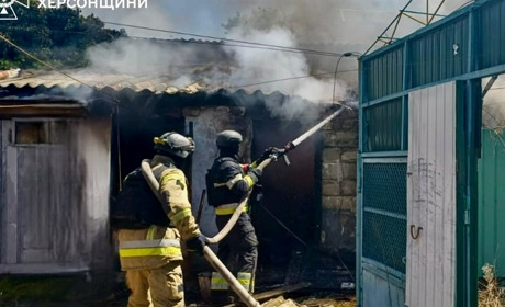 На Херсонщині армія рф завдала ударів по критичній та соціальній інфраструктурі, житлових будинках