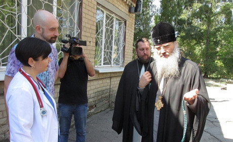 «Мы дарим детскую кроватку, но пусть она лучше пустует!»