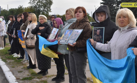 У День захисників і захисниць у Переяславі відбулася мовчазна акція пам'яті й надії ФОТОРЕПОРТАЖ