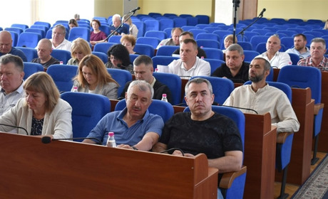 Які рішення ухвалили депутати на черговому засіданні сесії міської ради у Звягелі: деталі