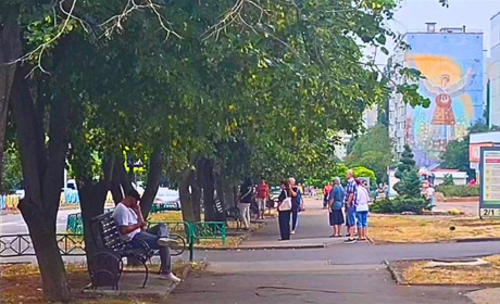 Хвилина мовчання. Чому Львів зупиняється, а Південноукраїнськ – ні?