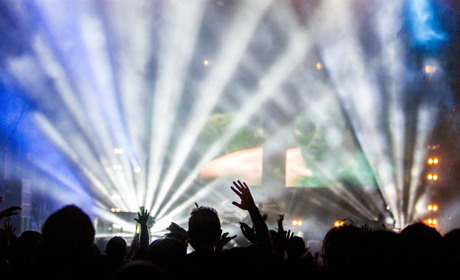 Сватівчан та гостей міста запрошують на дискотеку: коли і де вона відбудеться