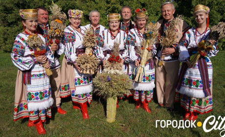 «Ми стоїмо там для того, щоб тут співали українські пісні». Городоччани відзначили День незалежності