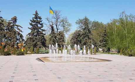 Про вартість скадовського фонтану та оновленої площі