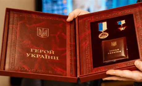 Рідні загиблого воїна з Нової Каховки просить президента присвоїти йому звання Героя України