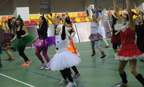 10 років тому. Пригадуємо новорічну зумбу від городоччанок