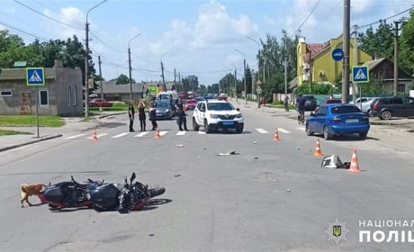 На Шепетівщині слідчі встановлюють обставини ДТП, у якій травмувались двоє дітей
