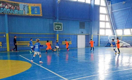 Відкритий турнір Кагарлицької МТГ з футзалу: змагалося 6 команд із юними гравцями