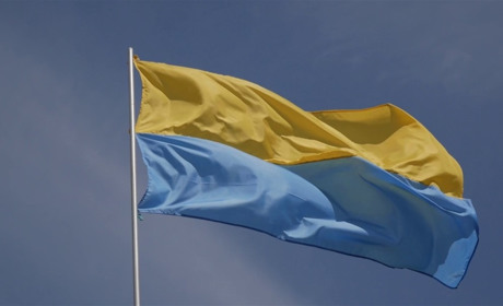 27 квітня 1990 року у Нетішині вперше на Хмельниччині підняли жовто-блакитний прапор