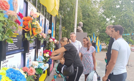Захарівчани вшанували пам'ять Героїв-захисників і не стримували сліз