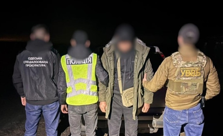Судитимуть військового, який намагався підкупити прикордонника в Роздільнянському районі