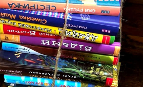 30 кг книг получит в подарок детская библиотека