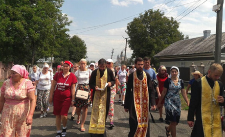 На Кіцманщині відбувся хресний хід до чоловічого монастиря св.Пантелеймона в Шипинцях